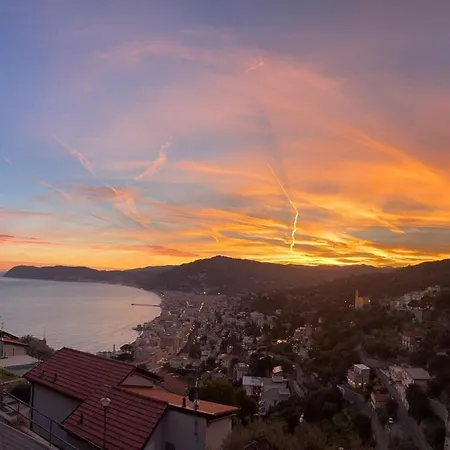 Villalino Tre Palme, Pool, 2 Schlafzimmer, 2 Baeder, Pool, Terrasse, Outdoor Fitness Apartment Alassio