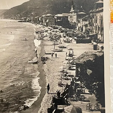 Villalino Tre Palme, Pool, 2 Schlafzimmer, 2 Baeder, Pool, Terrasse, Outdoor Fitness Алассио