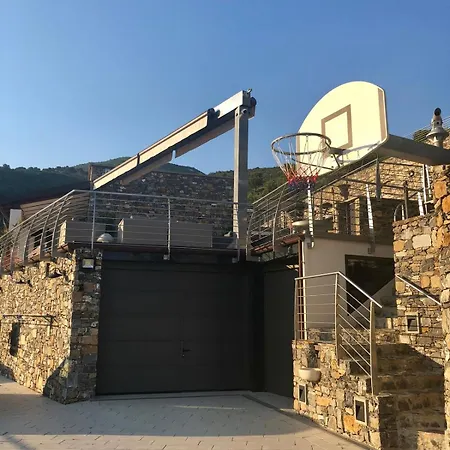Villalino Tre Palme, Pool, 2 Schlafzimmer, 2 Baeder, Pool, Terrasse, Outdoor Fitness Apartment Alassio